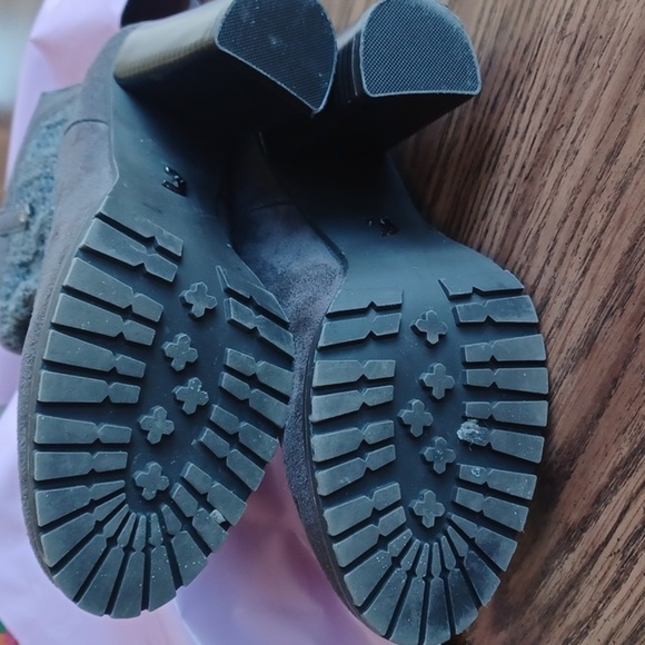 Juicy couture gray ankle boots in a size 7 medium with approximately a 3" heel - Picture 5 of 6